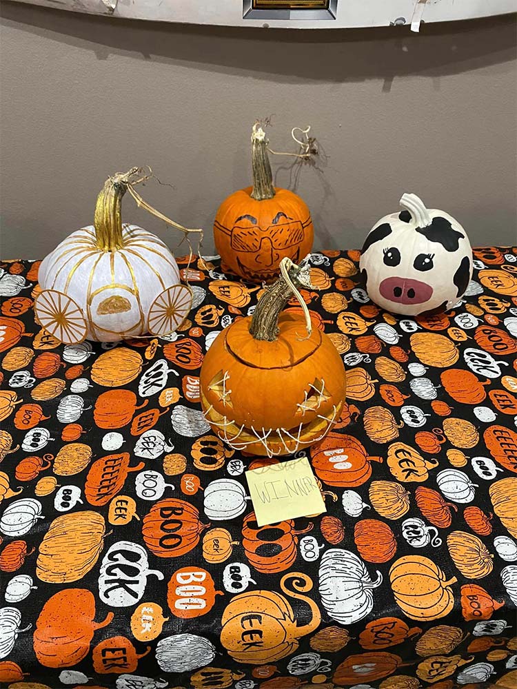 Pumpkin decorating contest! Pumpkin Decorating contest